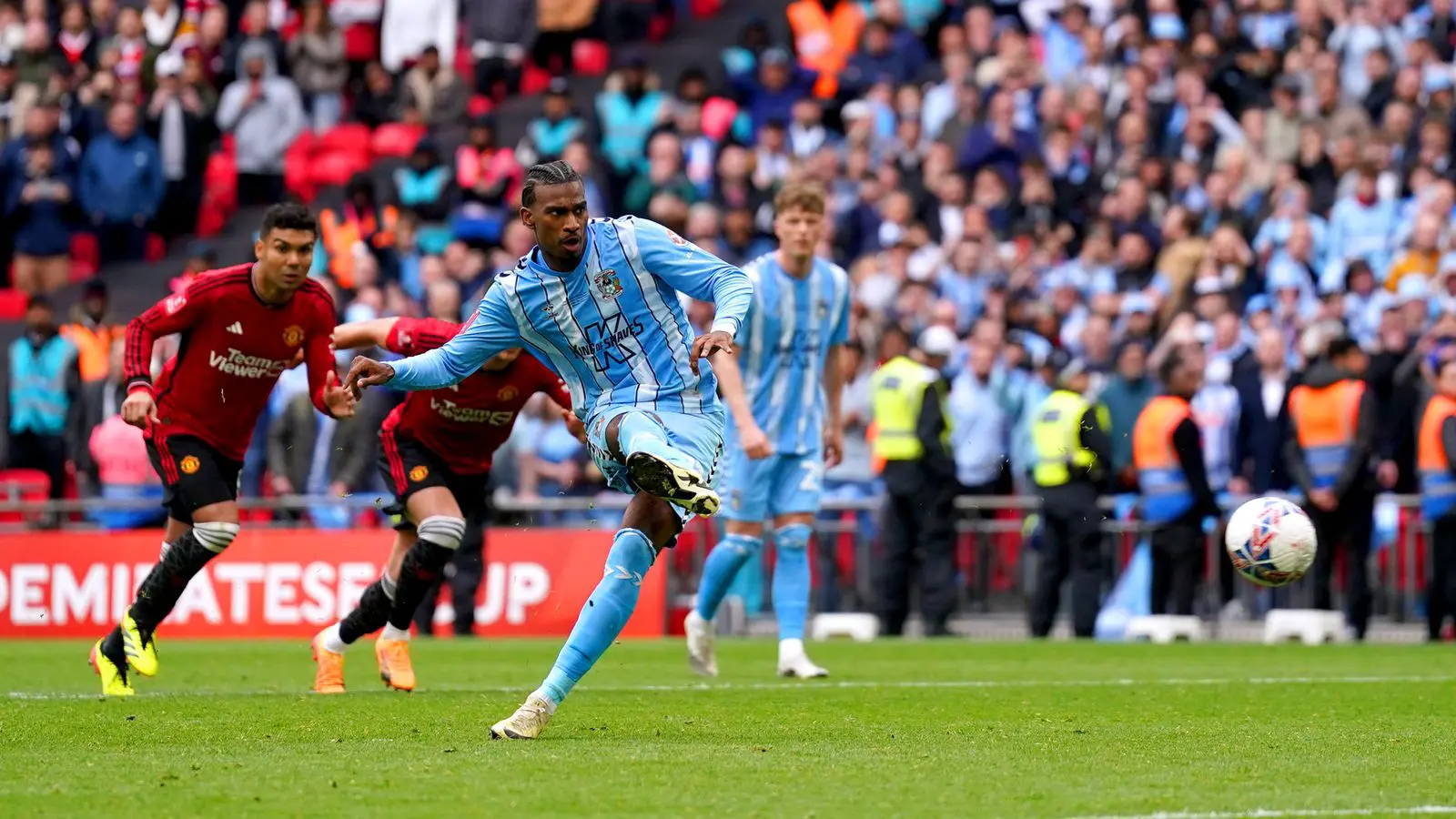 Phân tích trận Man City vs Man United